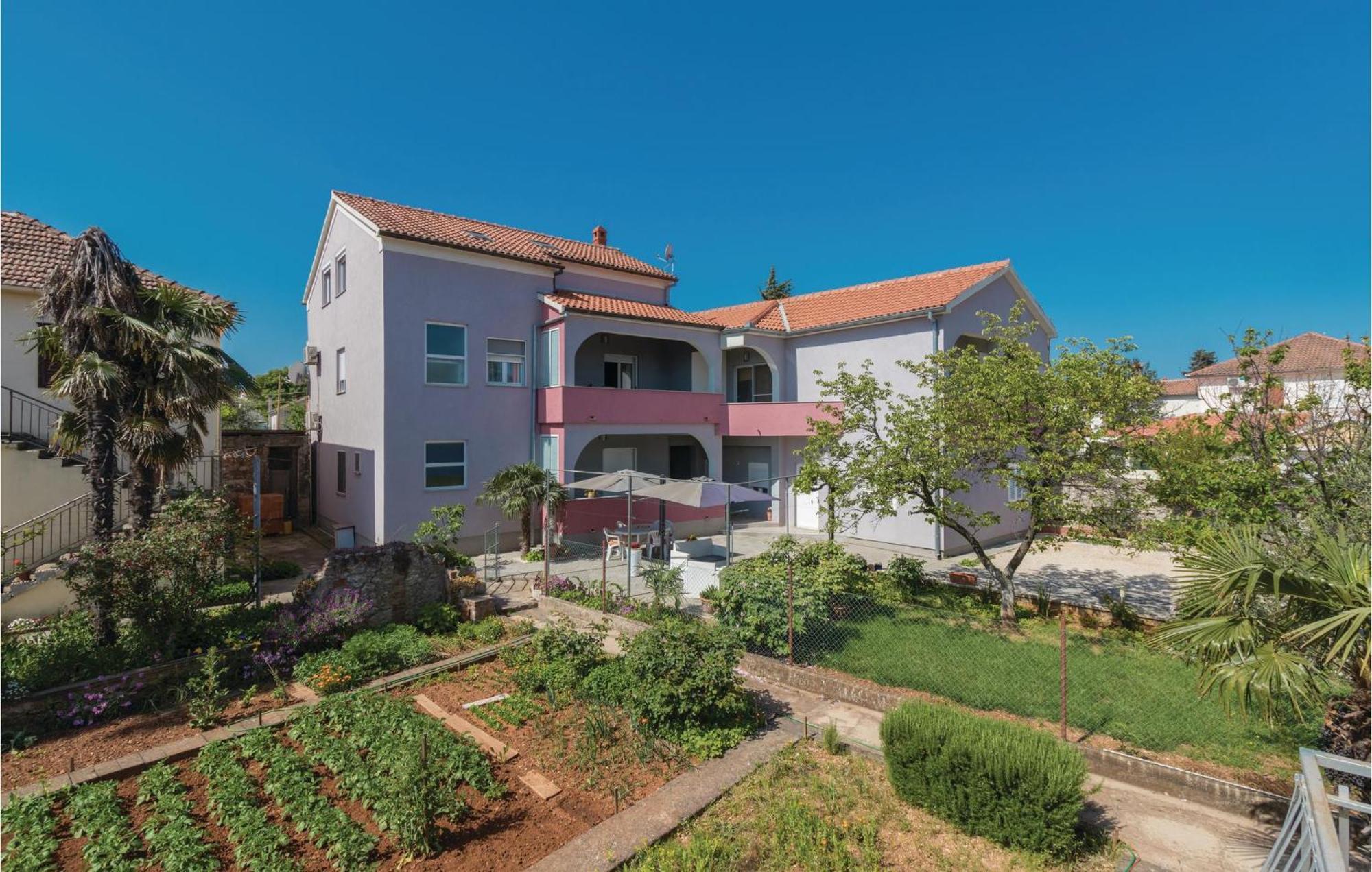 1 Bedroom Stunning Apartment In Zara Esterno foto